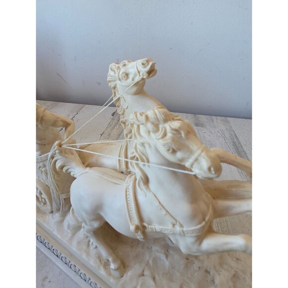 Vintage a santini alabaster roman warrior Chariot carriage Roman statue figurine - Picture 11 of 11
